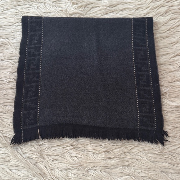 Black Patterned FENDI F Scarf - Picture 5 of 5